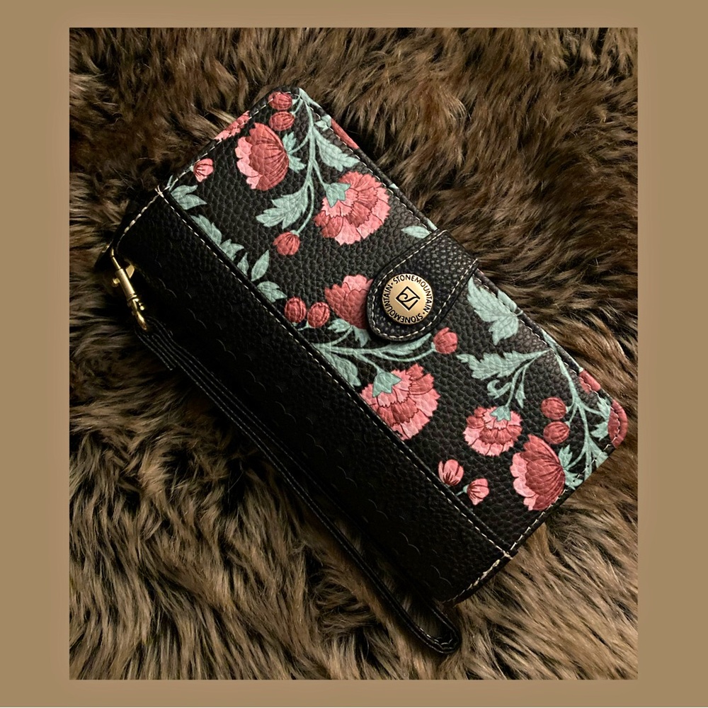 Stone Mountain flowered wallet